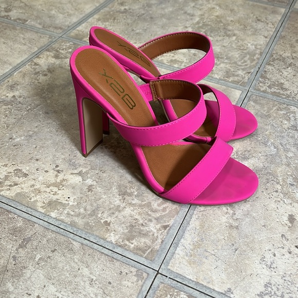 Heels - Picture 2 of 3